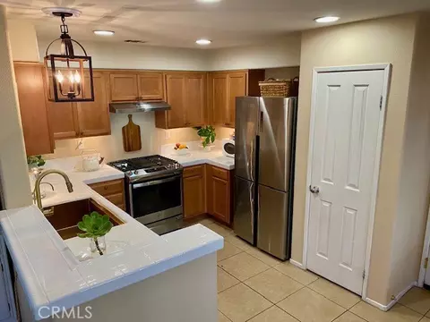 Kitchen - 2648 Torres Ct, Palmdale, CA 93550 photo 2 of 4