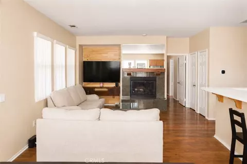 Living - 908 Laura Ln, Tehachapi, CA 93561 photo 1 of 6