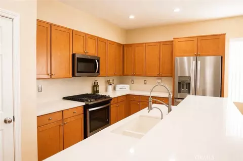 Kitchen - 908 Laura Ln, Tehachapi, CA 93561 photo 5 of 5