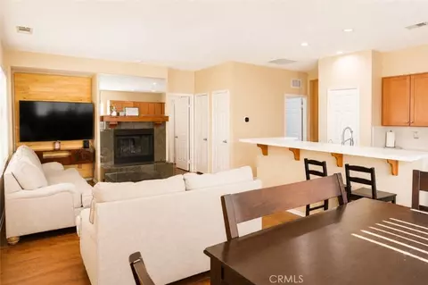 Living - 908 Laura Ln, Tehachapi, CA 93561 photo 4 of 6