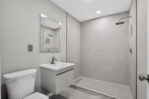 Bath - 30420 Starland Dr, Tehachapi, CA 93561 photo 4 of 4