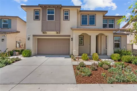 Exterior - 18138 Tableau, Saugus, CA 91350 photo 2 of 6