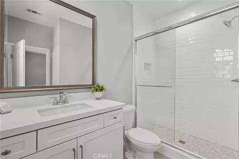 Bath - 18138 Tableau, Saugus, CA 91350 photo 4 of 4