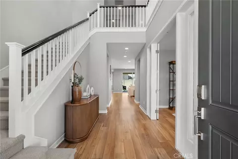 Entry Way - 18138 Tableau, Saugus, CA 91350 photo 1 of 4