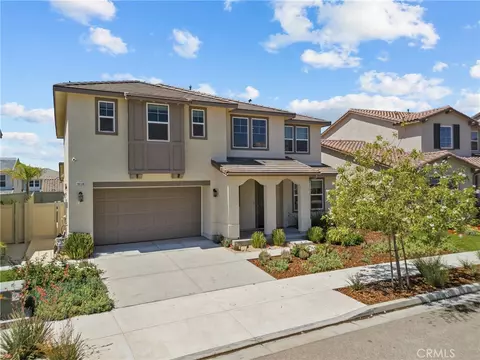 Exterior - 18138 Tableau, Saugus, CA 91350 photo 1 of 6