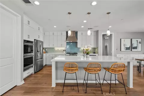 Kitchen - 18138 Tableau, Saugus, CA 91350 photo 2 of 4