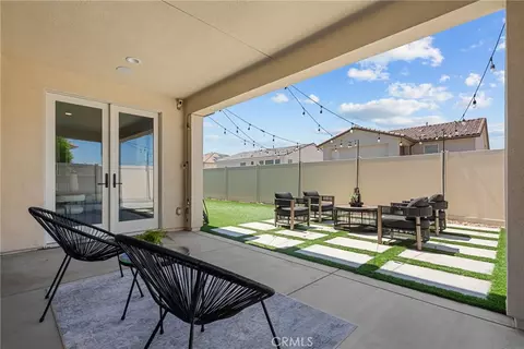 Exterior - 18138 Tableau, Saugus, CA 91350 photo 4 of 6