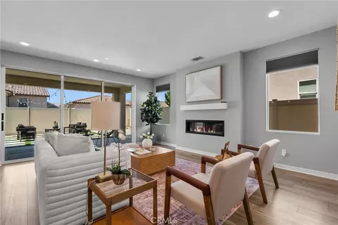 Living - 18138 Tableau, Saugus, CA 91350 photo 2 of 4