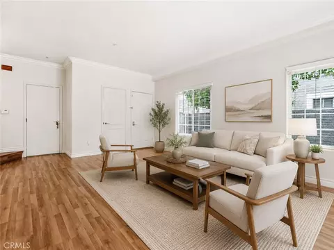 Living - 2455 Oneida St #A, Pasadena, CA 91107 photo 5 of 8