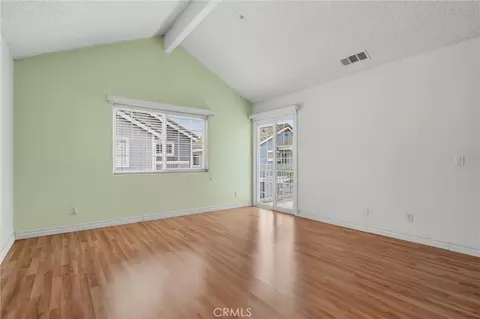 Living - 2455 Oneida St #A, Pasadena, CA 91107 photo 8 of 8