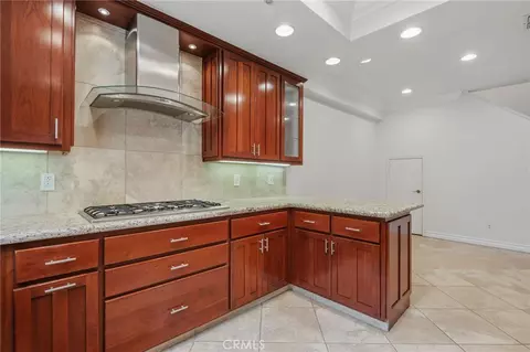 Kitchen - 2455 Oneida St #A, Pasadena, CA 91107 photo 3 of 3