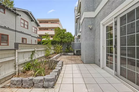 Exterior - 2455 Oneida St #A, Pasadena, CA 91107 photo 1 of 2