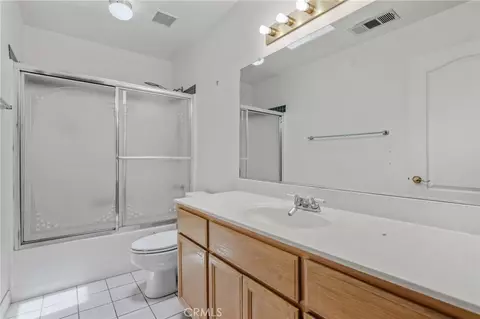 Bath - 2455 Oneida St #A, Pasadena, CA 91107 photo 3 of 3