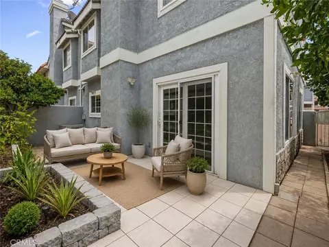 Exterior - 2455 Oneida St #A, Pasadena, CA 91107 photo 1 of 2