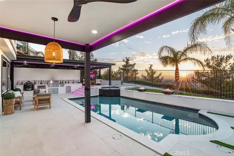 17743 Wren Dr, Canyon Country, CA 91387