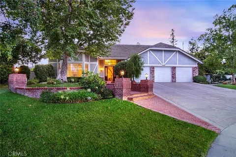 29450 Cambridge Ct, Agoura Hills, CA 91301