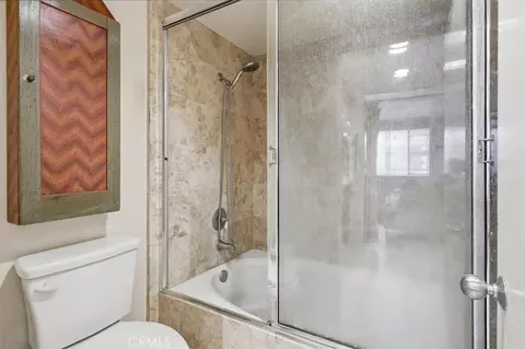 Bath - 5555 Canyon Crst #2F, Riverside, CA 92507 photo 2 of 3