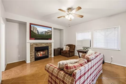Living - 3107 E Avenue K2, Lancaster, CA 93535 photo 1 of 2