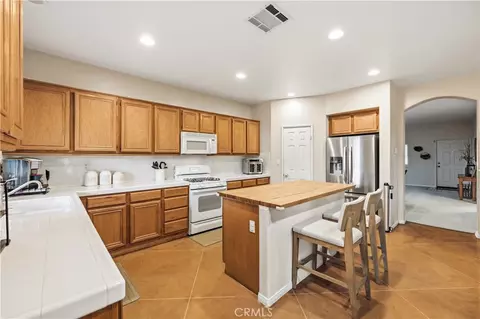 Kitchen - 3107 E Avenue K2, Lancaster, CA 93535 photo 3 of 3
