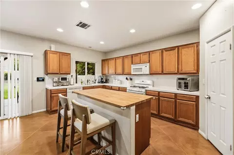 Kitchen - 3107 E Avenue K2, Lancaster, CA 93535 photo 1 of 3