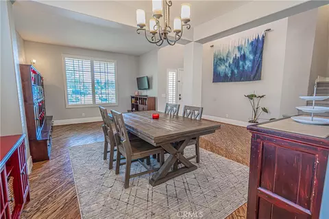 Dining - 25317 Oak Ridge Dr, Saugus, CA 91350 photo 2 of 2