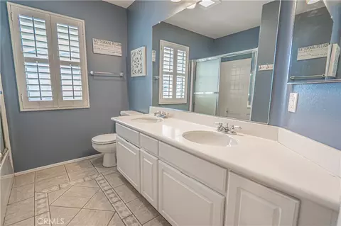 Bath - 25317 Oak Ridge Dr, Saugus, CA 91350 photo 5 of 6
