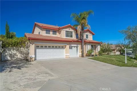 Exterior - 25317 Oak Ridge Dr, Saugus, CA 91350 photo 6 of 7