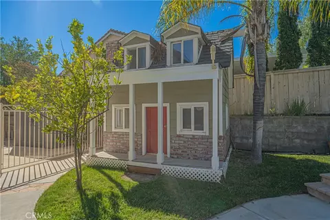 Exterior - 25317 Oak Ridge Dr, Saugus, CA 91350 photo 5 of 7