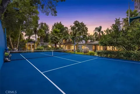 19436 Hatteras St, Tarzana, CA 91356