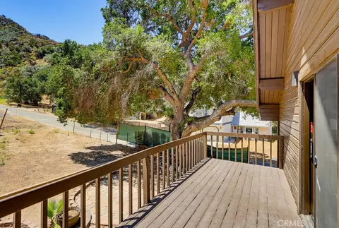 Exterior - 29716 Jackson, Castaic, CA 91384 photo 9 of 10