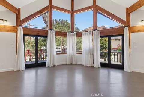 Living - 29716 Jackson, Castaic, CA 91384 photo 12 of 20