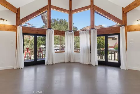 Living - 29716 Jackson, Castaic, CA 91384 photo 6 of 20