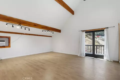Living - 29716 Jackson, Castaic, CA 91384 photo 17 of 20