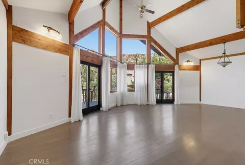Living - 29716 Jackson, Castaic, CA 91384 photo 13 of 20