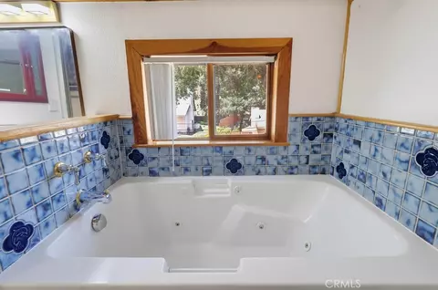 Bath - 29716 Jackson, Castaic, CA 91384 photo 5 of 5