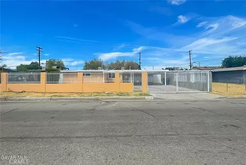 44739 3rd St E, Lancaster, CA 93535 photo 1