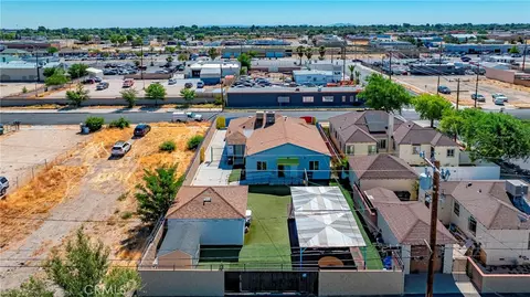 44709 Beech, Lancaster, CA 93534 photo 3