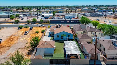 44709 Beech, Lancaster, CA 93534 photo 3