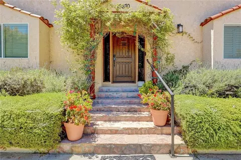 16670 Moorpark, Encino, CA 91436