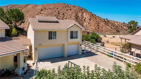 Exterior - 32201 Joaquin, Acton, CA 93510 photo 18 of 28
