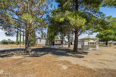 5891 Casper Ave, Mojave, CA 93501 photo 2