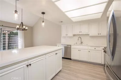1934 Suntree #B, Simi Valley, CA 93063 photo 8