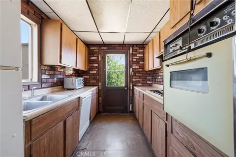 Kitchen - 42735 2nd E, Lancaster, CA 93535 photo 1 of 1