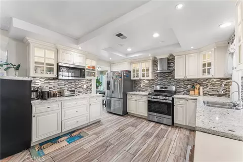 Kitchen - 37704 49th E, Palmdale, CA 93552 photo 5 of 9