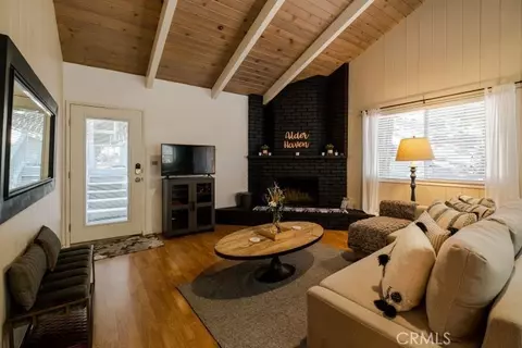 Living - 29054 Alder Ter, Cedar Glen, CA 92321 photo 2 of 3