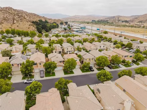 View/Area - 27631 Iris Pl, Castaic, CA 91384 photo 3 of 6