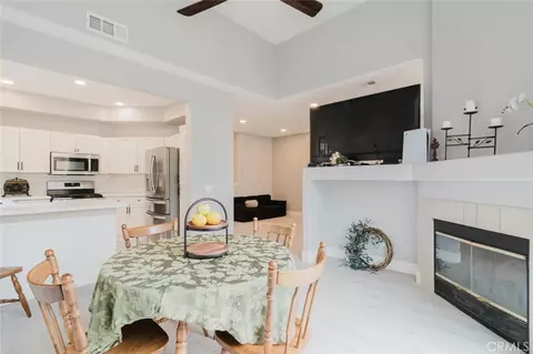 Dining - 27631 Iris Pl, Castaic, CA 91384 photo 2 of 2