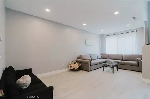 Living - 27631 Iris Pl, Castaic, CA 91384 photo 2 of 3