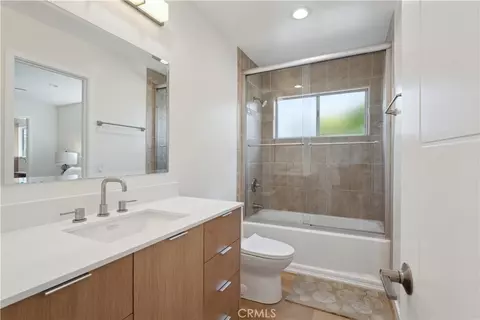 Bath - 4920 Island View St, Oxnard, CA 93035 photo 3 of 4