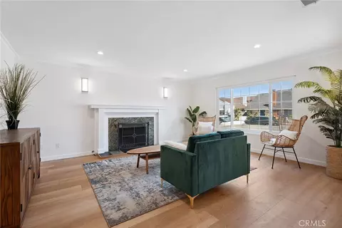 Living - 4920 Island View St, Oxnard, CA 93035 photo 1 of 4